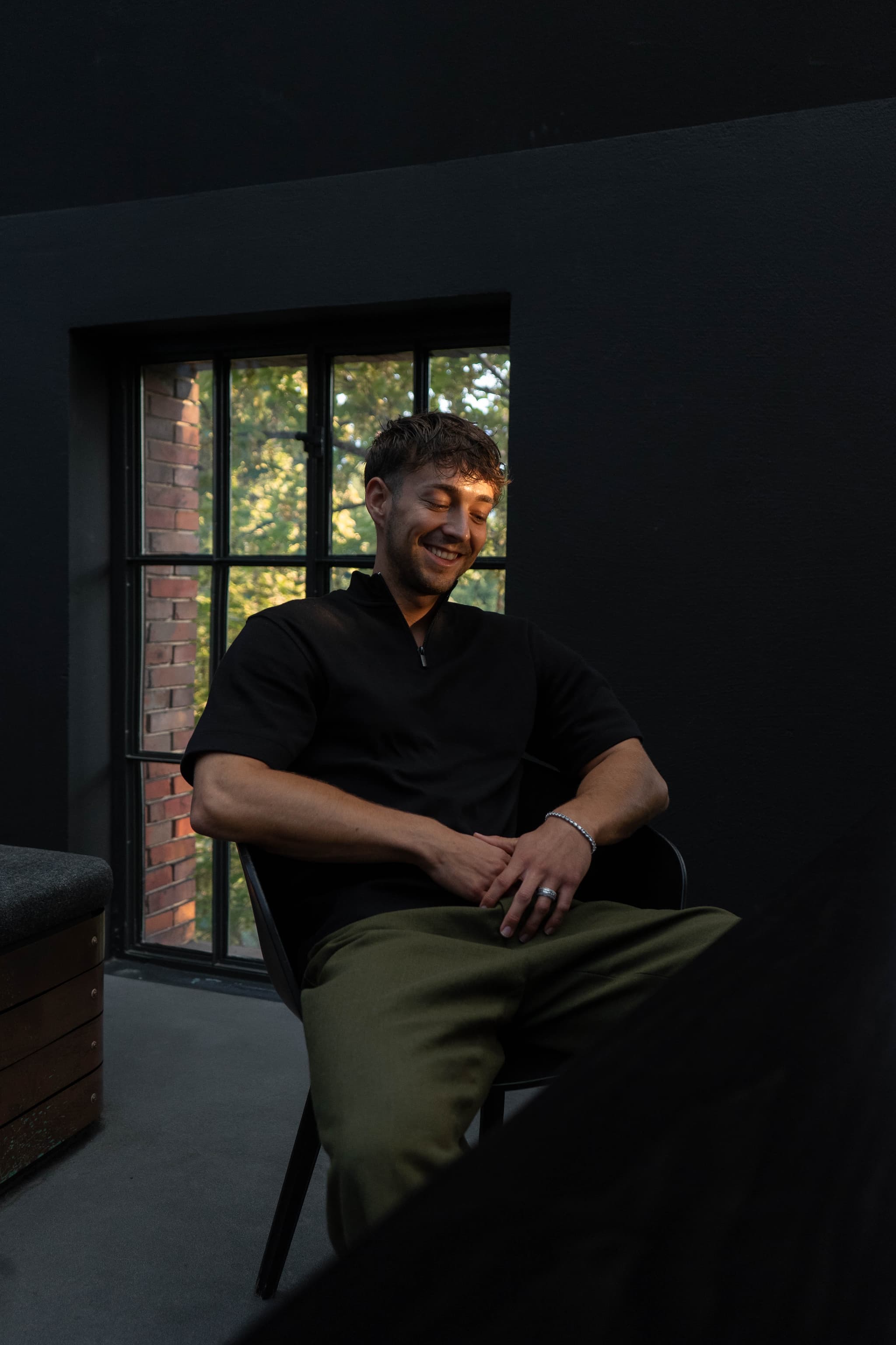 Kreative Arbeit am Set mit professioneller Ausrüstung